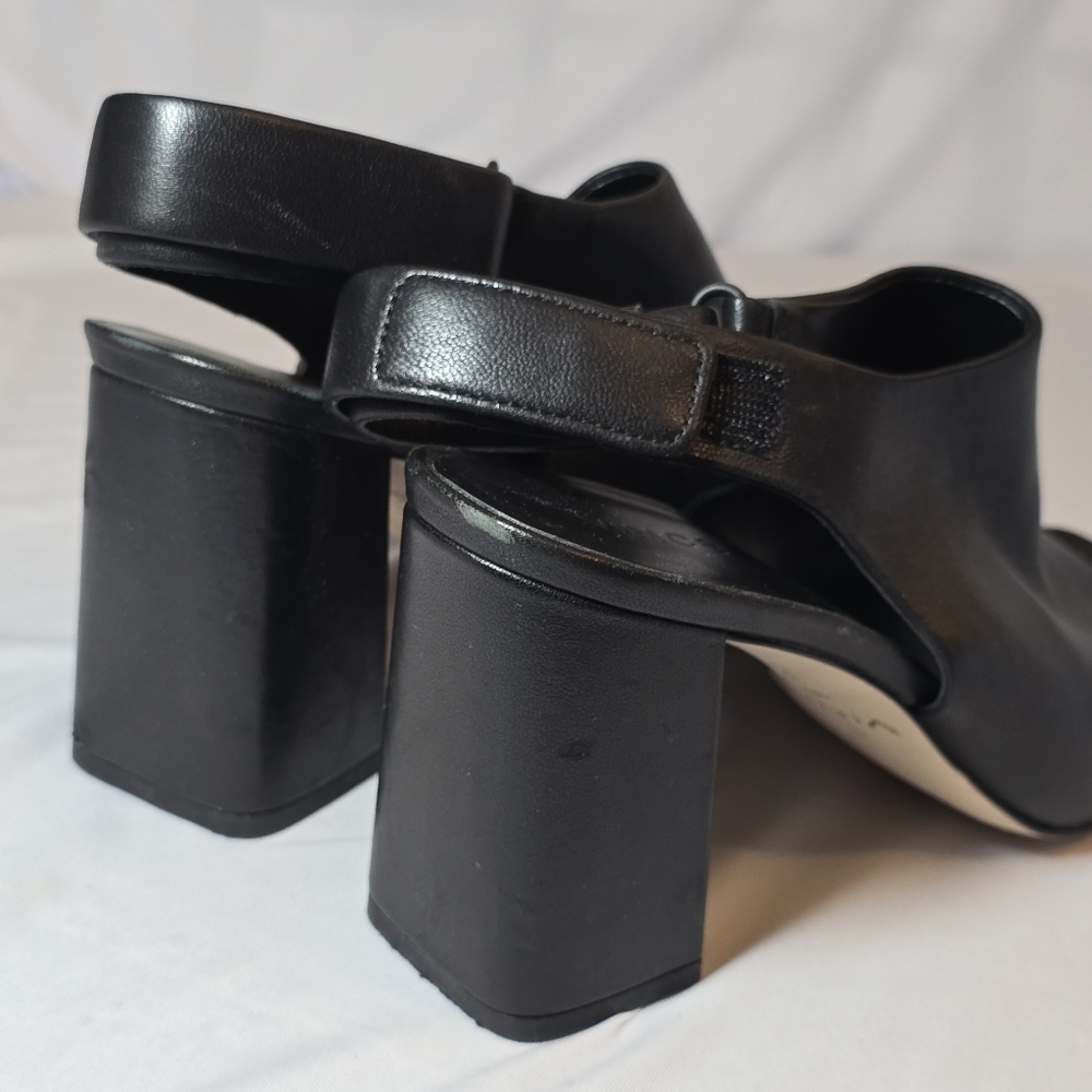 Vince. Black Leather Open Toe Stack Heel Sandals Square Toe Shoes, sz 8 - Picture 4 of 11